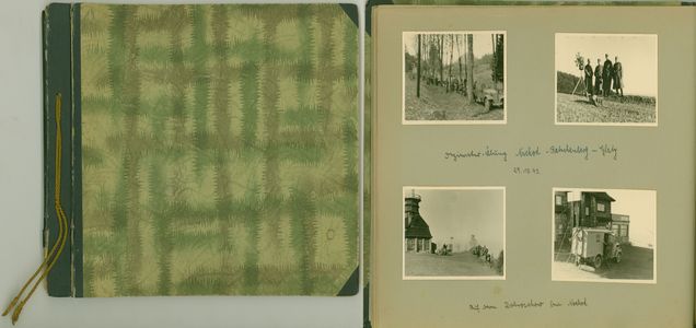 Links: persönliches Fotoalbum Höchtlens. Rechts: aufgeschlagene Seite des Fotoalbums mit s/w Fotografien aus Höchtlens Wehrdienst